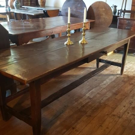 VERKOCHT Antieke eettafel van 251 cm.