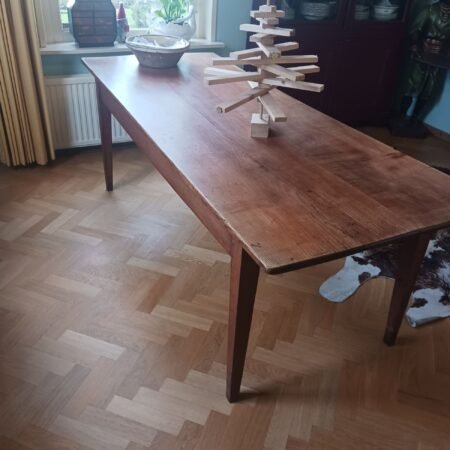 Antieke eettafel van 220 cm.