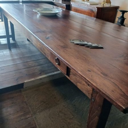 OPTIE Antieke eettafel van 250 cm.