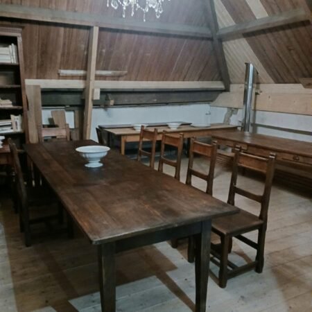 Verkocht Antieke eettafel van 300 cm.