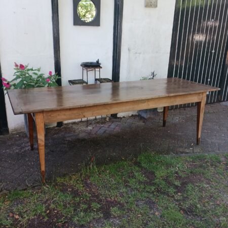 Antieke Eettafel van 245 cm.