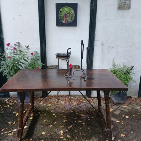 Antieke Eettafel 145 cm., Spaanse tafel, 17de eeuws
